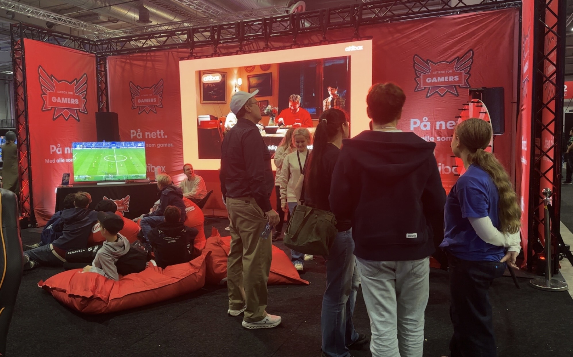 CjUKMVNuYXBjaGF0LzEzLjY1LjIuMCAoaVBob25lMTUsMjsgaU9TIDE4LjYuMjsgZ3ppcCkgAg==